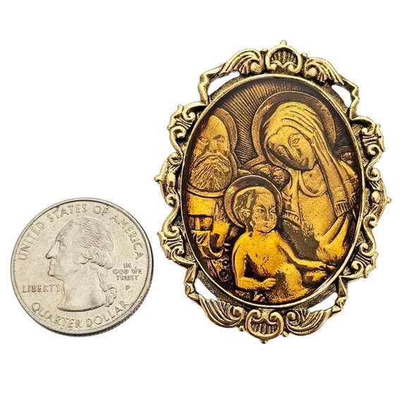 The Vatican Library Collection Mary, Joseph, And Baby Jesus Resin Brooch - Picture 6 of 9